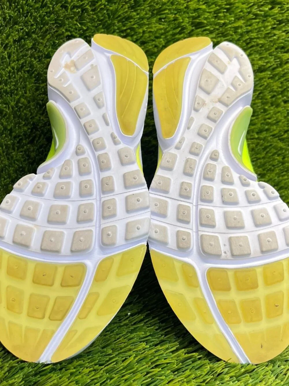 Nike Presto Extreme SE Boys Size 5Y White Green Athletic Slip On Shoes Sneakers